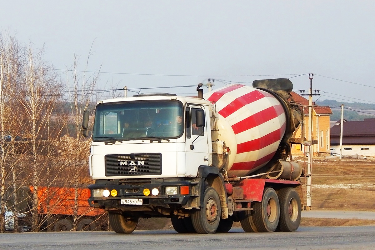 Бетоносмеситель на шасси MAN F90 25.272 #Е 945 УО 36. Белгородская область, г. Алексеевка, автодорога "Валуйки - Красное"
