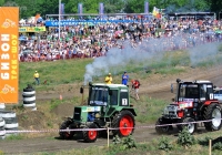 Гоночные тракторы МТЗ-82* "Беларусь #6999 РТ 61 и  #4626 УС 61  на трассе ежегодных соревнований "Бизон трек-шоу". Ростовская область, Мясниковский район
