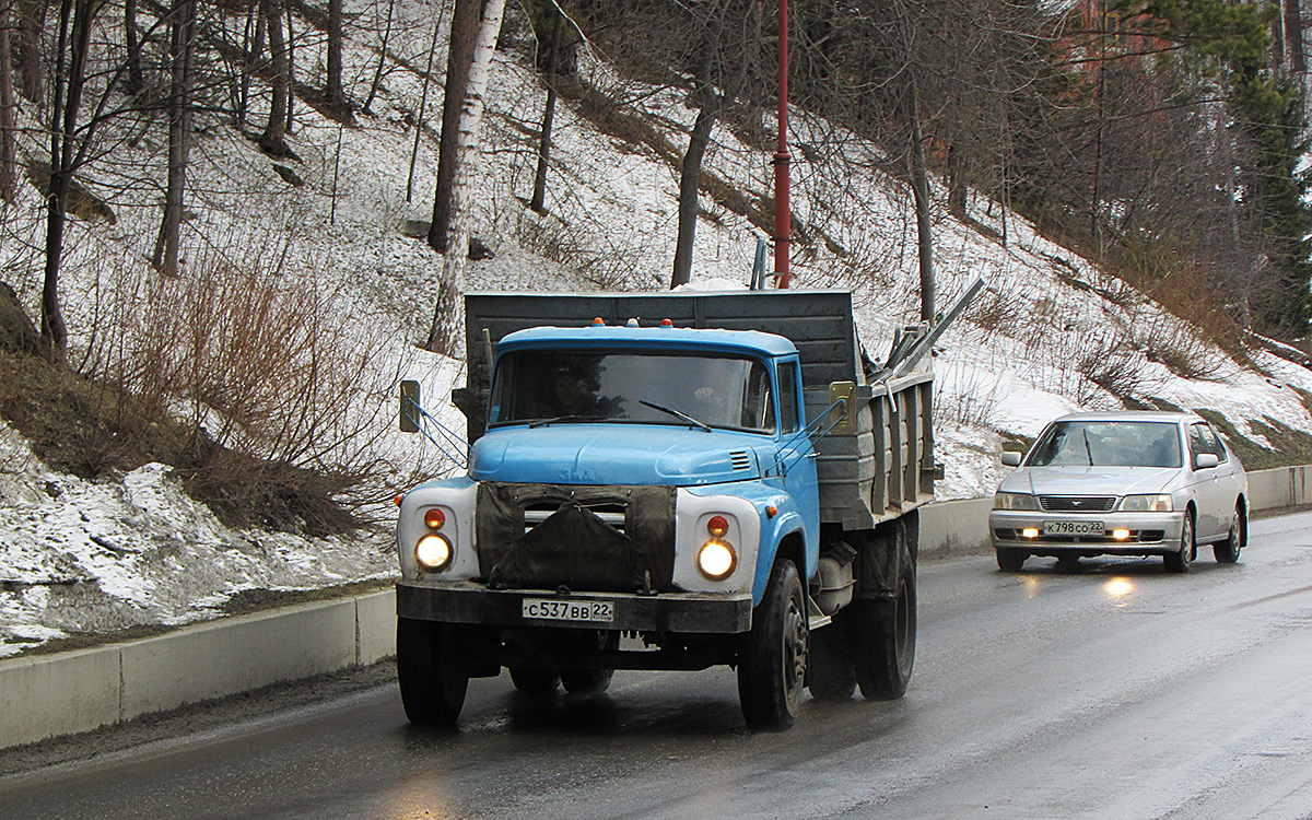 Самосвал ЗИЛ-ММЗ-4502 на шасси ЗИЛ-495810 #С 537 ВВ 22. Алтайский край, Белокуриха, улица Славского