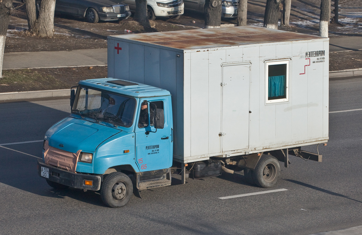 Подвижный флюоорографический кабинет на шасси ЗиЛ-5301ЕО  #A 554 DD. Алматы, проспект Рыскулова