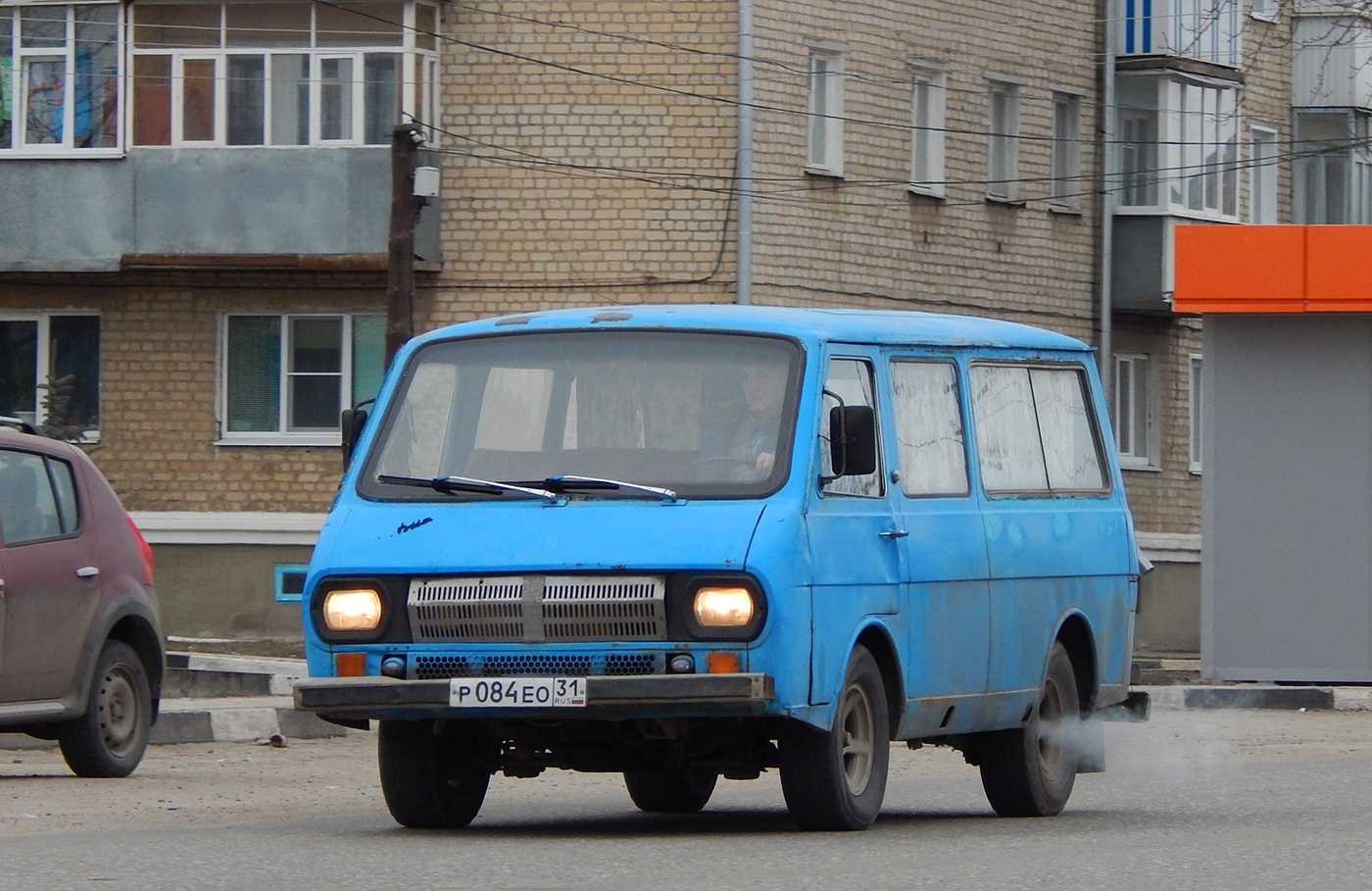 Микроавтобус РАФ-2203 "Латвия #Р 084 ЕО 31. Белгородская область, г. Алексеевка, улица Маяковского