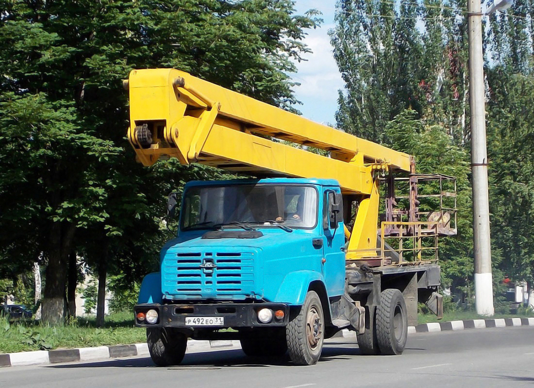Автоподъёмник АГП-22.02 на шасси ЗиЛ-433362 #Р 492 ЕО 31. Белгородская область, г. Алексеевка, улица Маяковского