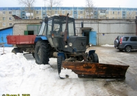 Трактор Беларус-82.1 #6823 ТМ 69 с двухосным прицепом 2-ПТС-4 #6829 ТМ 69 . Россия, Тверская область, Удомля, улица Энтузиастов