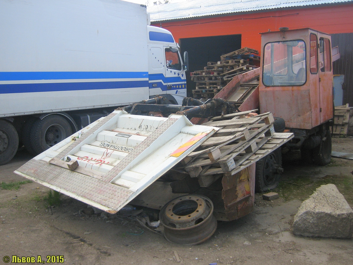 Погрузчик КО-206А. Россия, Тверская область, Вышний Волочёк, Кооперативная улица
