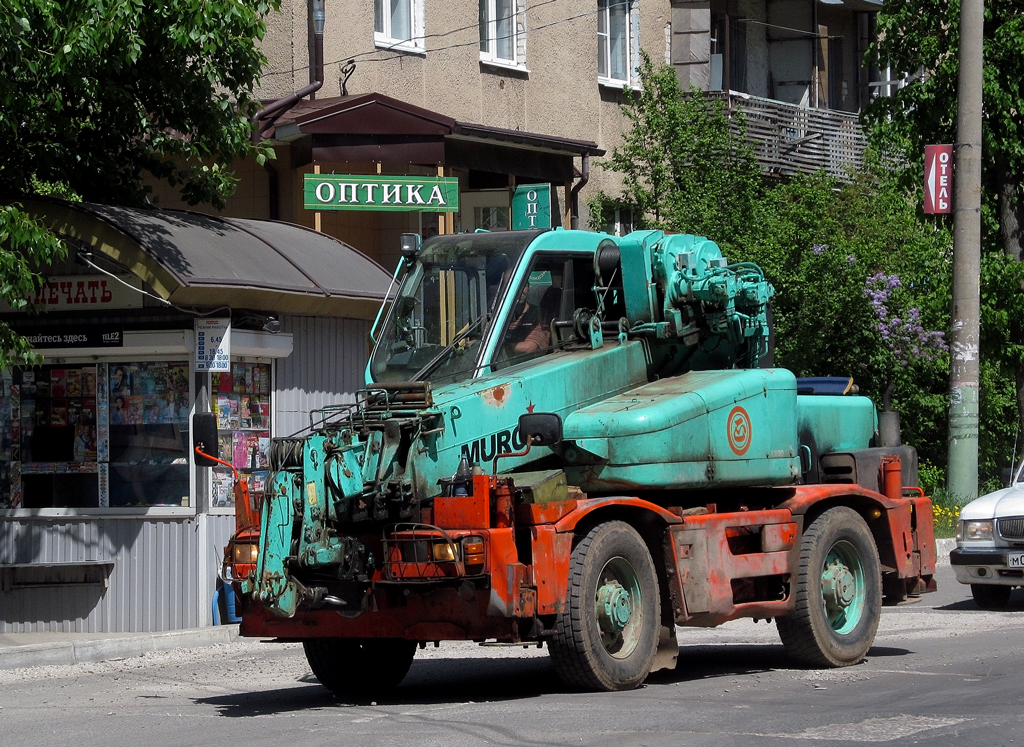 Кран Komatsu LW80M-1. Калуга, Октябрьская улица