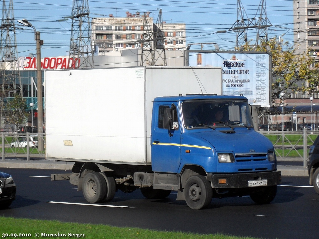 Фургон на шасси ЗиЛ-5301БО #Х 954 МА 98. Санкт-Петербург, улица Типанова