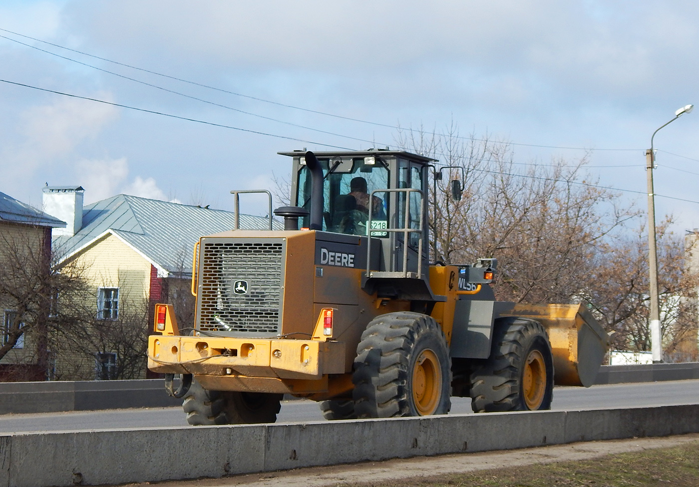 Фронтальный погрузчик John Deere WL56 #5218 ЕР 31. Белгородская область, г. Алексеевка, улица Тимирязева