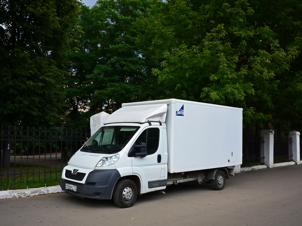 Автофургон на шасси Peugeot Boxer. Москва, улица Зои и Александра Космодемьянских 