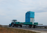 Трактор МТЗ-82.1 с прицепом. Белгородская область. г. Алексеевка, улица Чапаева