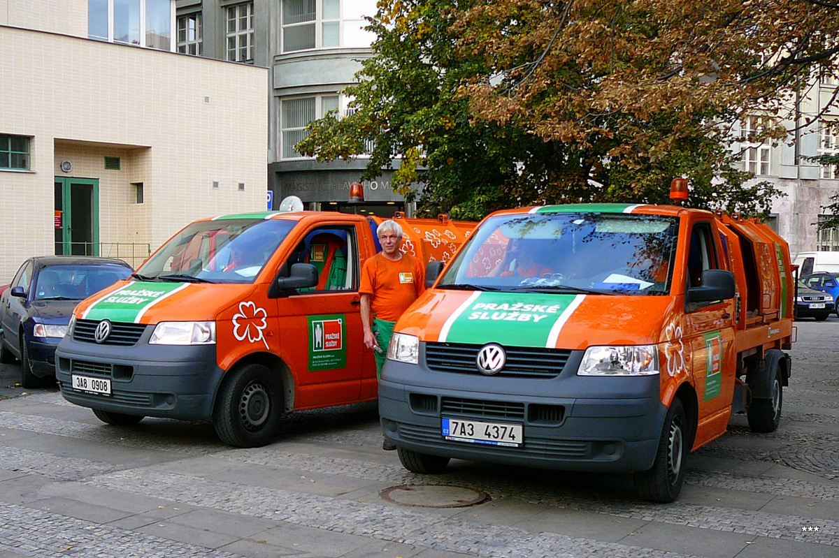 Мусоровозы на базе Volkswagen Transporter T5  #3A8 0908 и #7A3 4374. Чехия, Прага