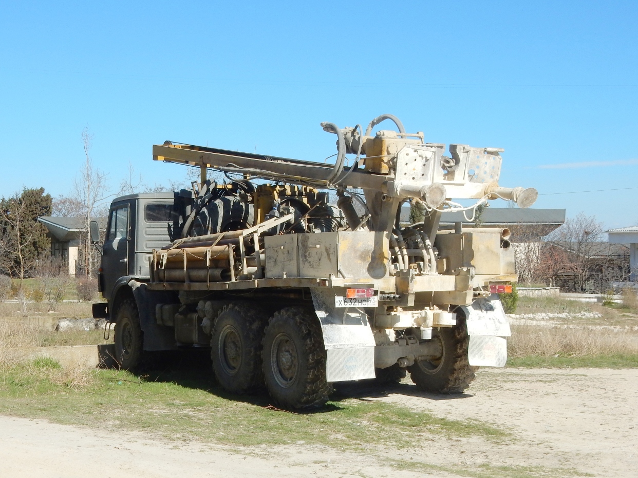 Буровая установка УРБ-2А-2 на шасси КамАЗ-43101 #Х 632 НО 93. Севастополь