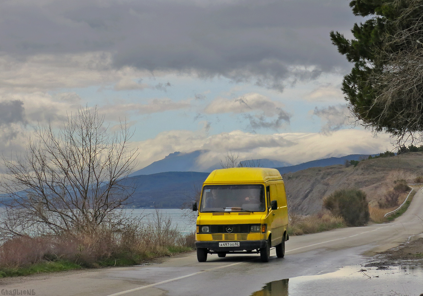 Фургон Mercedes-Benz T1 #А 497 ОО 82. Крым, Морское, шоссе Алушта - Феодосия