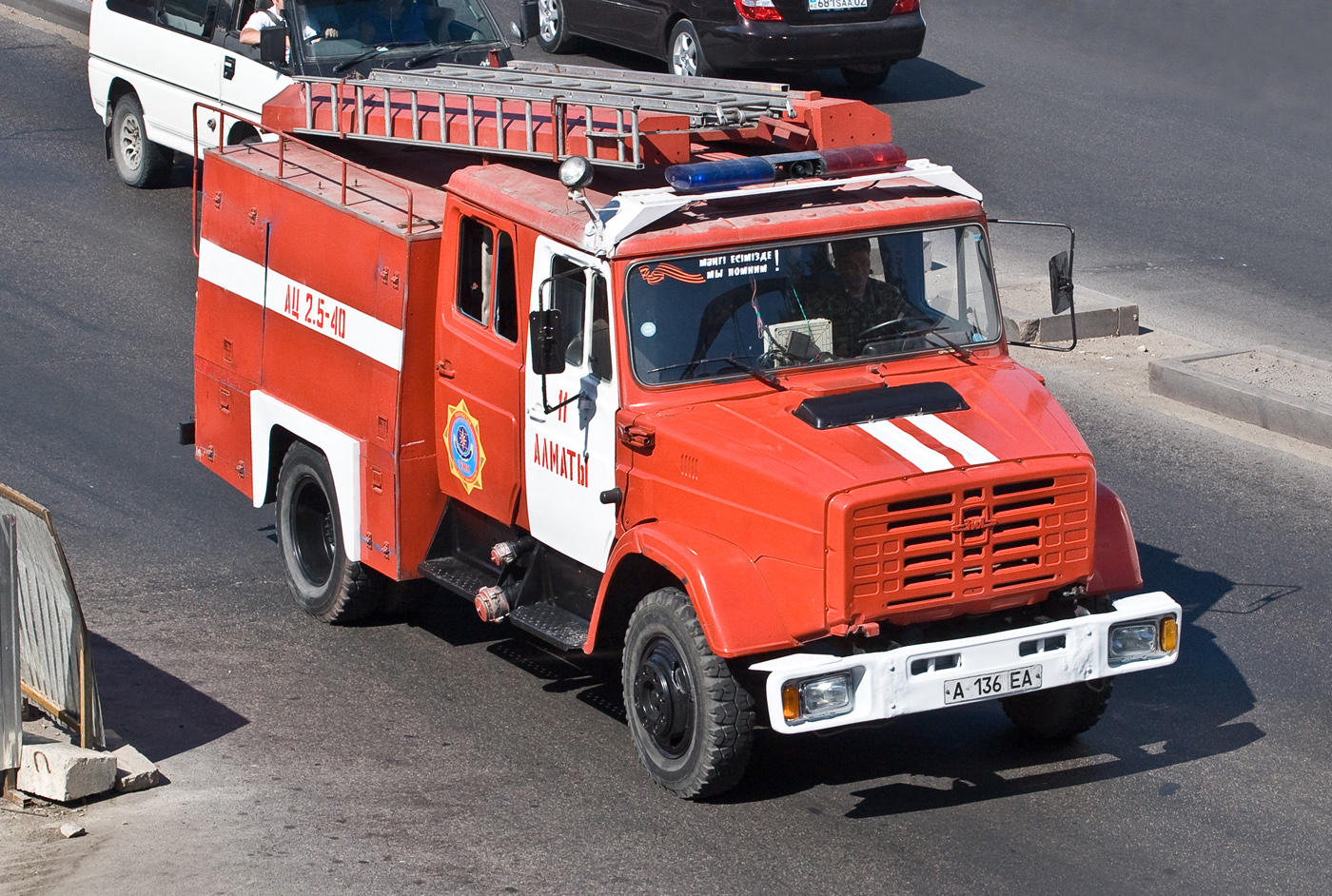 Пожарная автоцистерна АЦ-2,5-40(433362) на шасси ЗиЛ-433362 #A 136 EA. Алматы, проспект Рыскулова