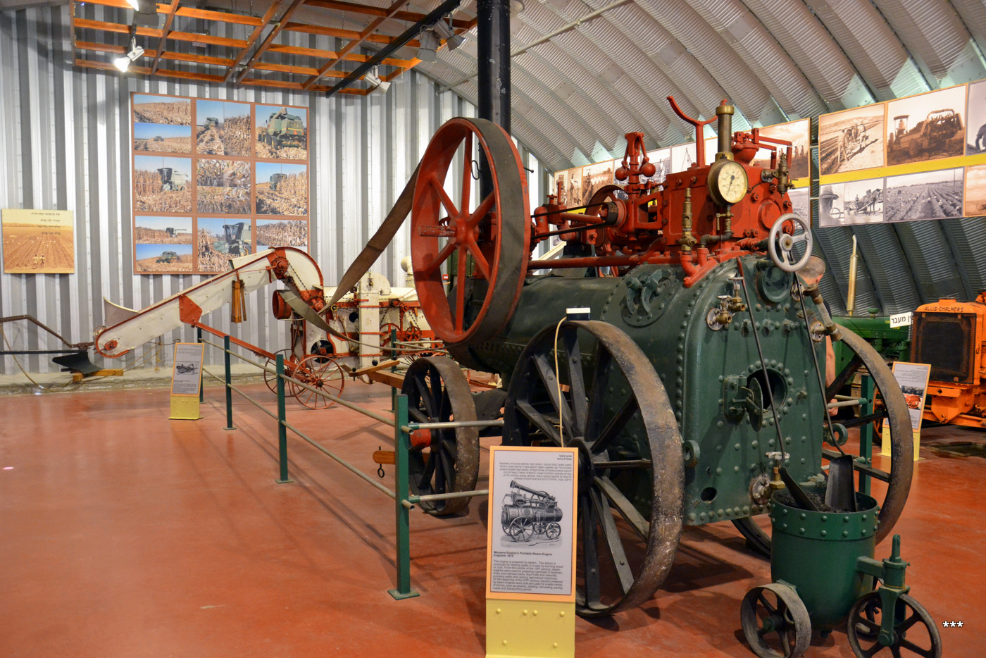 Паровая машина Messers Ruston's Portable Engine, 1875 г.в.. Израиль, кибуц Эйн Шемер, тракторный музей 