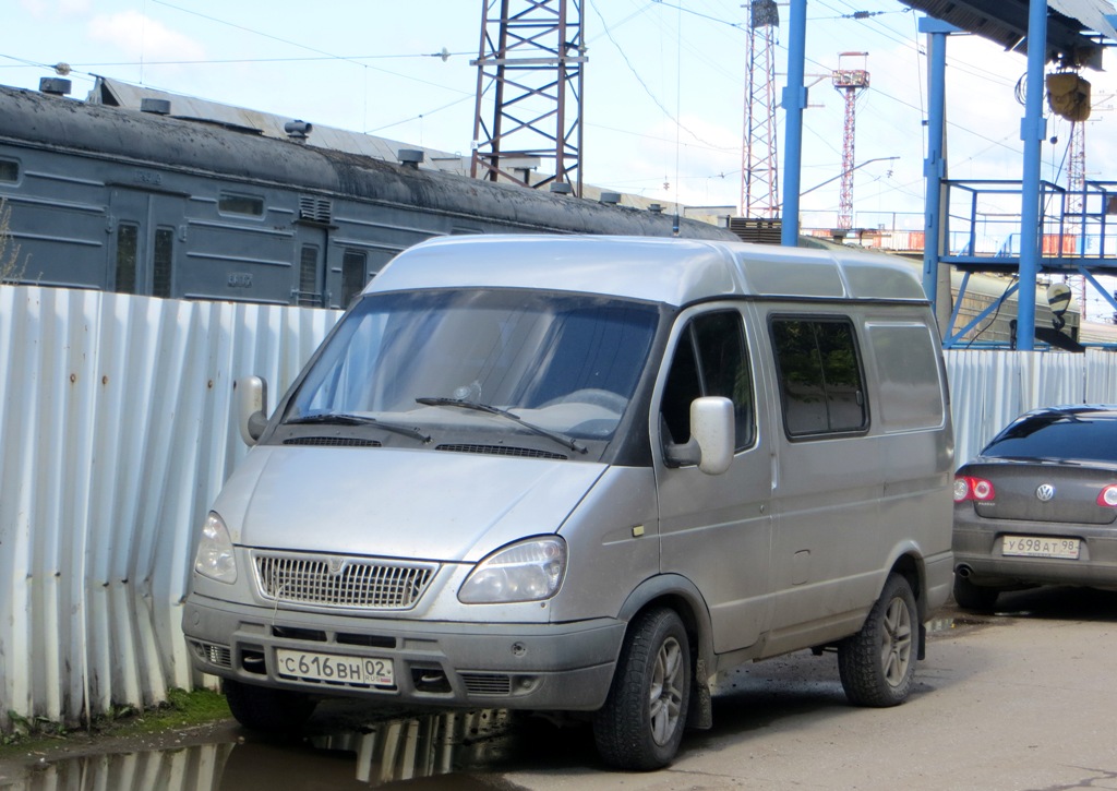 Грузопассажирский фургон ГАЗ-2752 "Соболь" #С 616 ВН 02. Пермский край, Чусовой, улица Мотросова