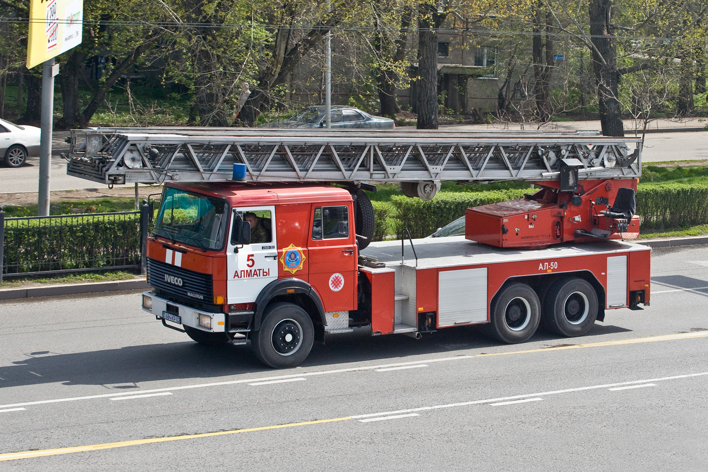 Пожарная автолестница Magirus DLK 50  на шасси IVECO 260-32 #684 KP 02. Алматы, улица Саина
