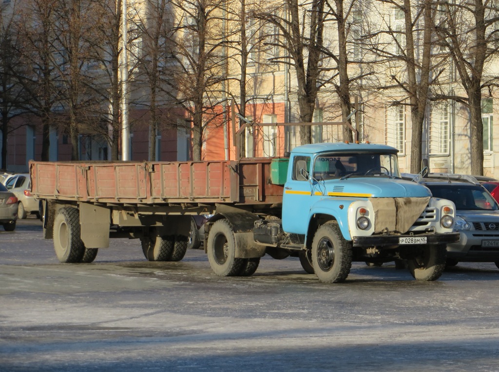 ЗиЛ-441510 #Р 028 ВМ 45 с полуприцепом ОдАЗ-885. Курган, улица Гоголя