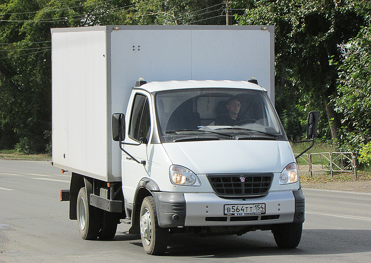 Фургон на шасси ГАЗ-3310 «Валдай» #В 564 ТТ 154. Новосибирск, улица Одоевского