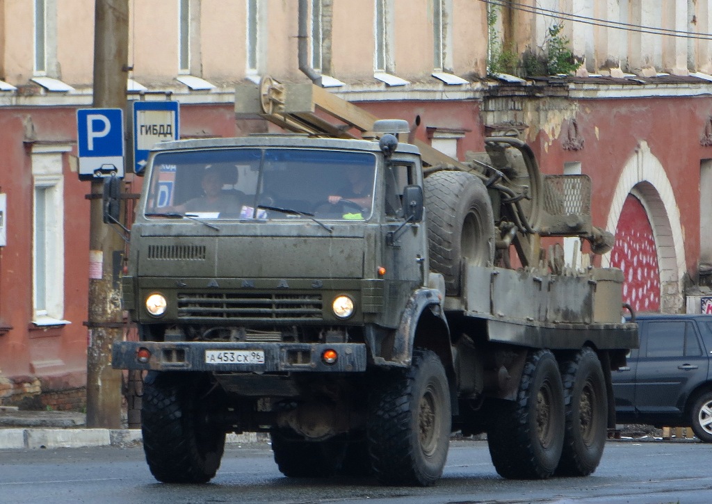 Буровая установка УРБ-2А-2 на шасси КамАЗ-4310  #А 453 СХ 96. Свердловская область, Нижний Тагил, улица Мира