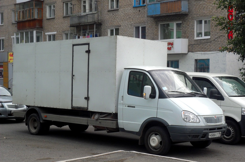 Фургон на удлинённом шасси ГАЗ-3302 "Газель" #Н 666 СТ 96. Свердловская область, Серов, улица Карла Маркса