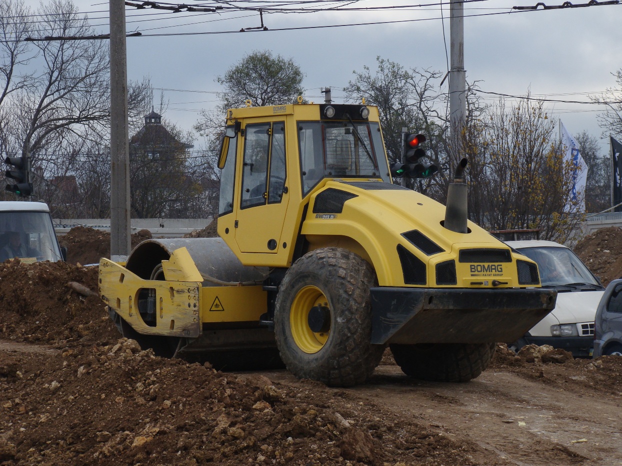 Каток Bomag BW 213 D. Севастополь