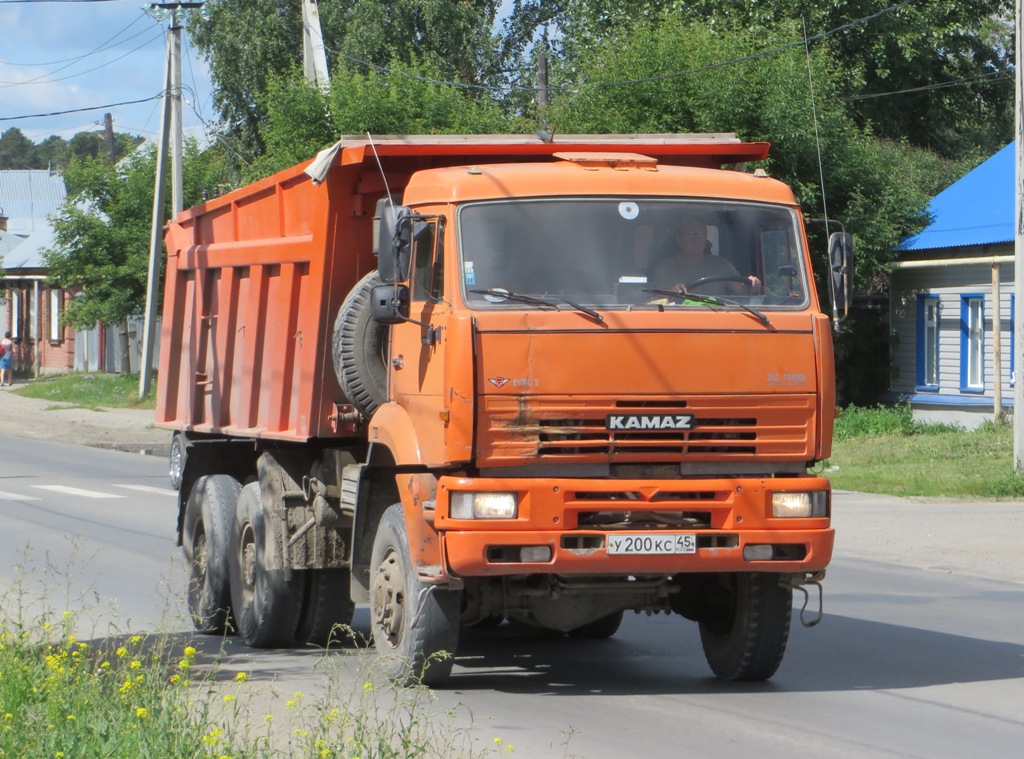 Самосвал КамАЗ-6522 #У 200 КС 45. Курганская область, Шадринск, улица Ефремова
