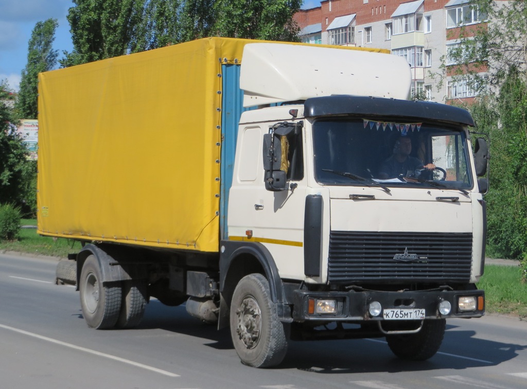 Автомобиль МАЗ-5336 #К 765 МТ 174. Курганская область, Шадринск, улица Свердлова 