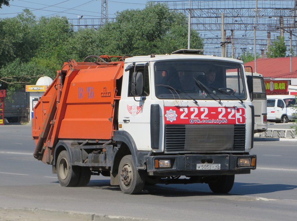 Мусоровоз КО-456-16 на шасси МАЗ-4570 #К 505 ЕУ 45. Курган, Станционная улица
