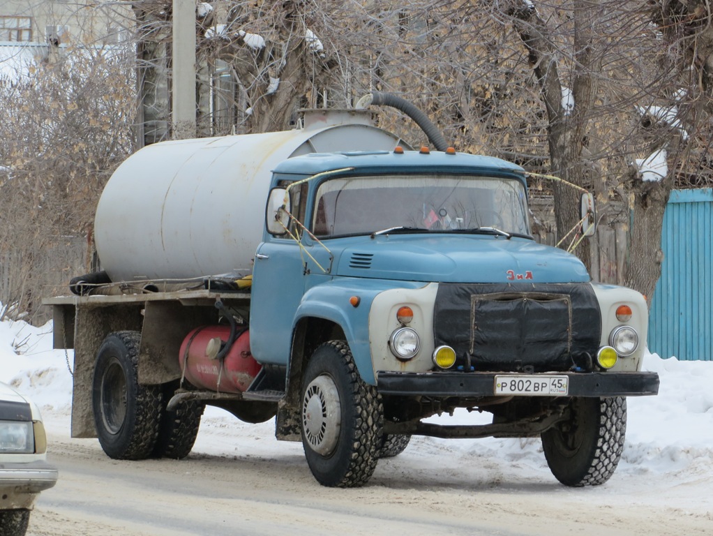 Вакуумная машина ВМК-5,8 на шасси ЗиЛ-130-80 #Р 802 ВР 45. Курганская область, Шадринск, улица Ленина
