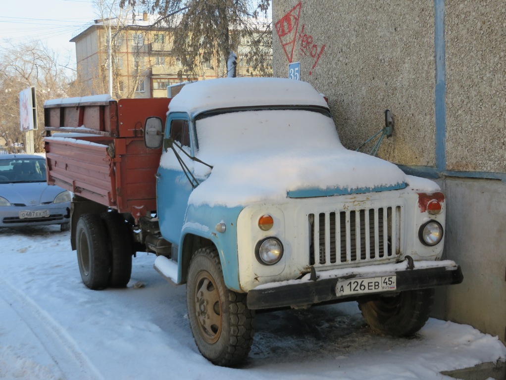 Самосвал ГАЗ-САЗ-3507 на шасси ГАЗ-53-14 #А 126 ЕВ 45. Курган, улица Бурова-Петрова
