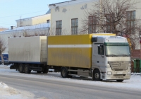 Автопоезд-фургон из тягача Mercedes-Benz Actros* #Х 049 АА 64 и двухосного прицепа. Курганская область, Шадринск, улица Гагарина