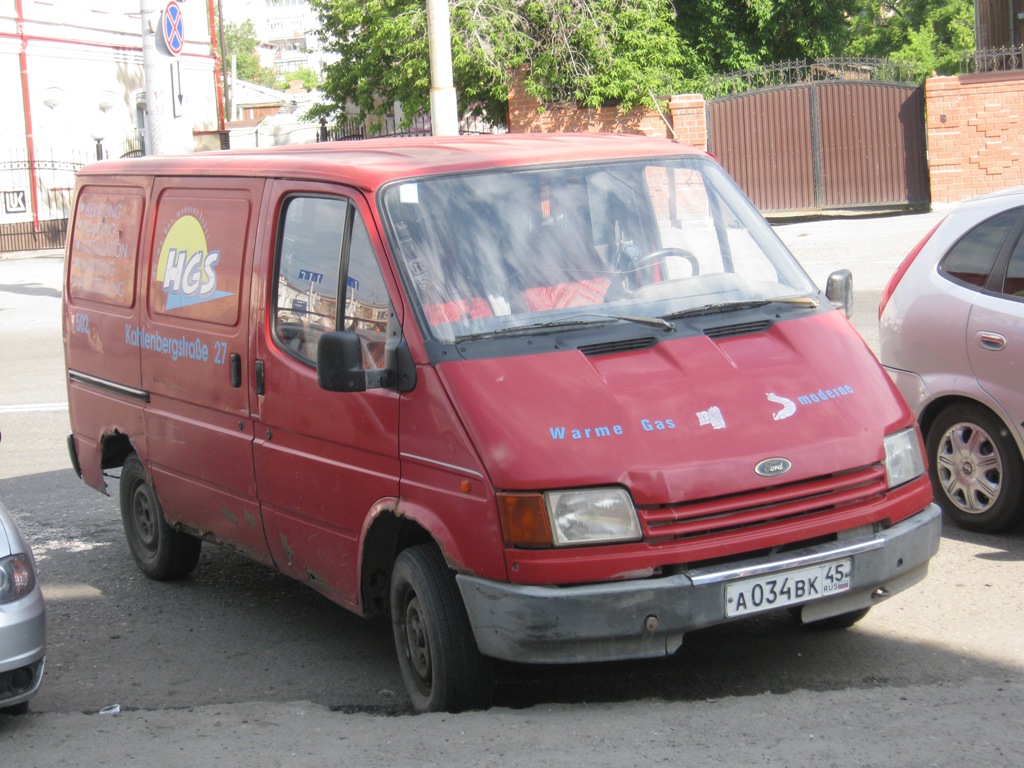 Фургон Ford Transit* #А 034 ВК 45. Курган, улица Куйбышева