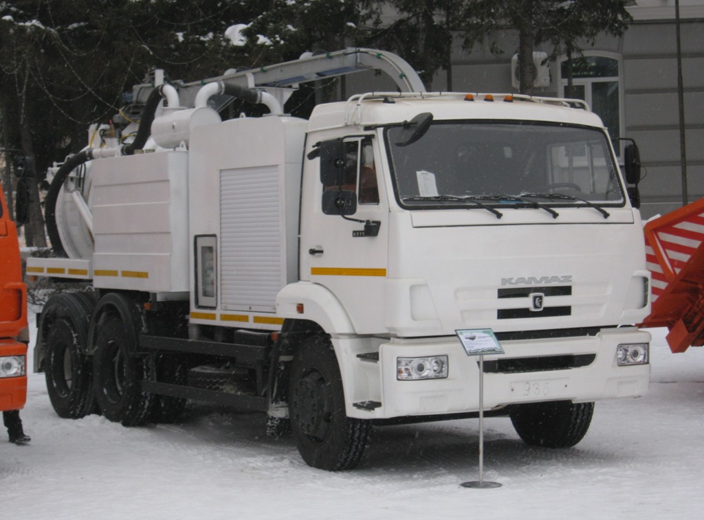 Машина илососная АКНС-8-65115 на шасси  КамАЗ-65115-3082-97(D3). Курган, улица Гоголя 