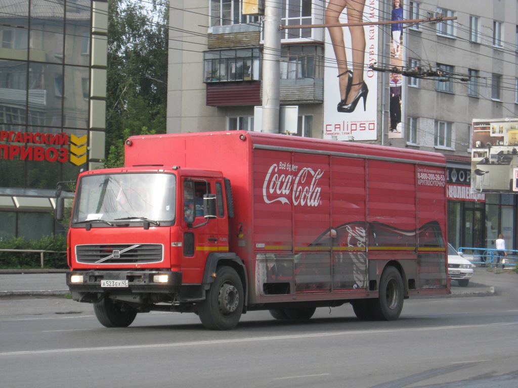 Фургон на шасси Volvo FL8 #А 523 ЕХ 45. Курган, улица Коли Мяготина