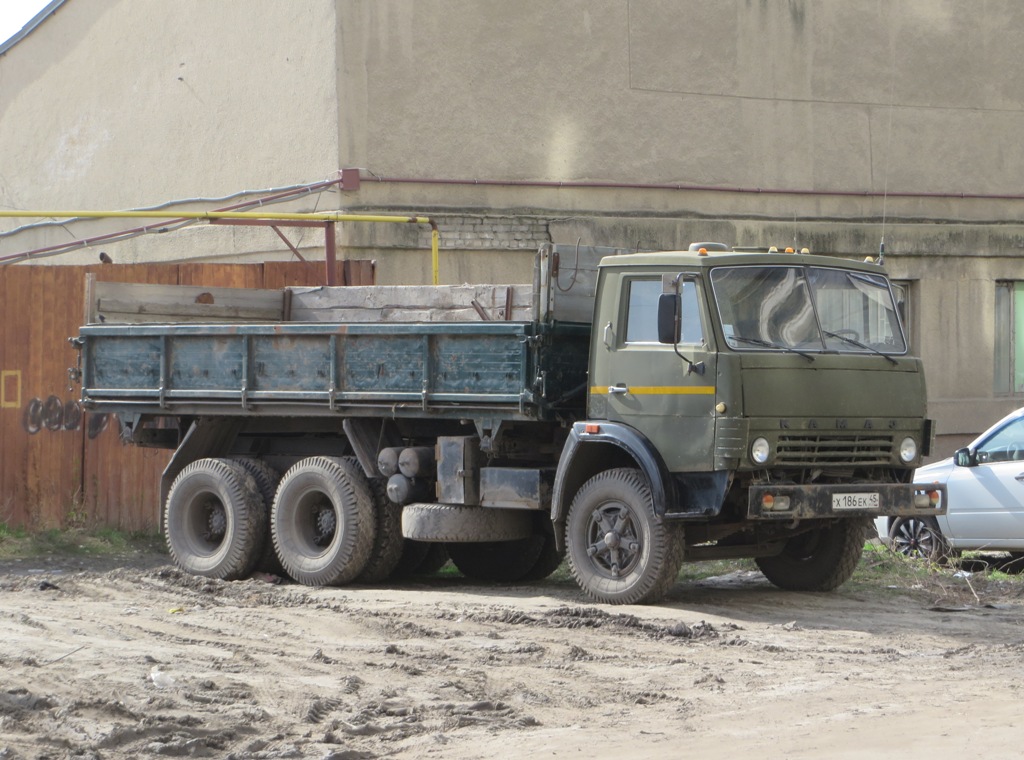 Самосвал КамАЗ-55102 #Х 186 ЕК 45. Курган, Советская улица