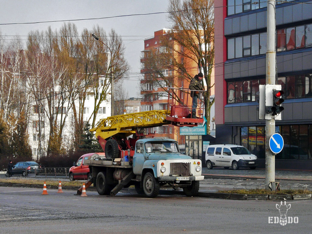 Автоподъёмник АП-17А на шасси ГАЗ-53-12 #ВО 8590 АН. Тернополь, Галицкая улица