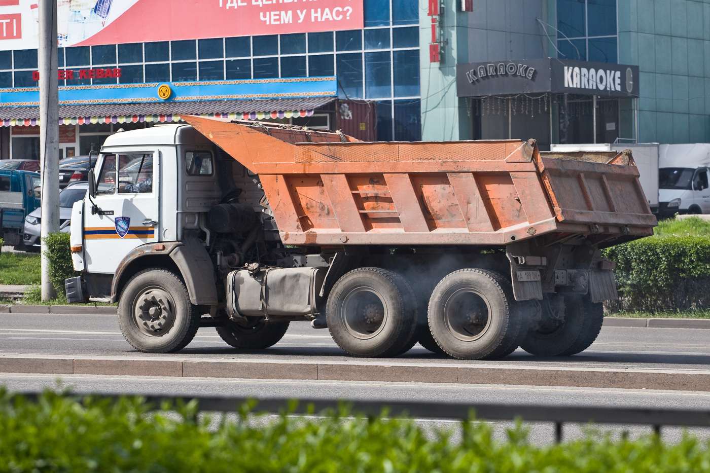 Самосвал КамАЗ-55111 Службы спасения г. Алматы  #A 189 DK. Алматы, улица Саина