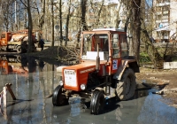 Трактор Т-30-69 #7086 АЕ 29  c насосом для откачки воды. Россия, Архангельская область, Архангельск, проспект Ломоносова