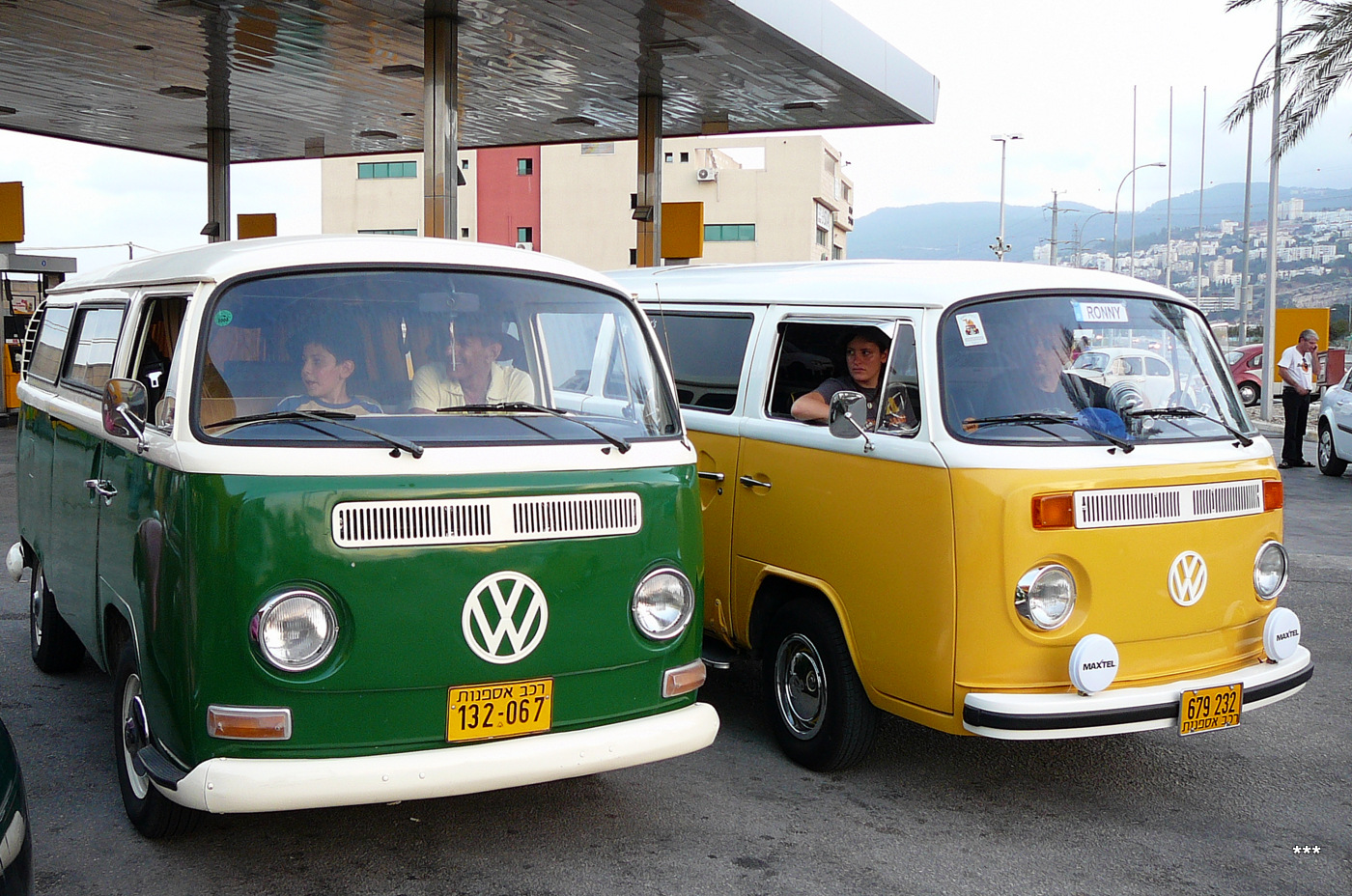 Микроавтобусы Volkswagen Type 2 #132-067 и #679-232. Израиль, Хайфа