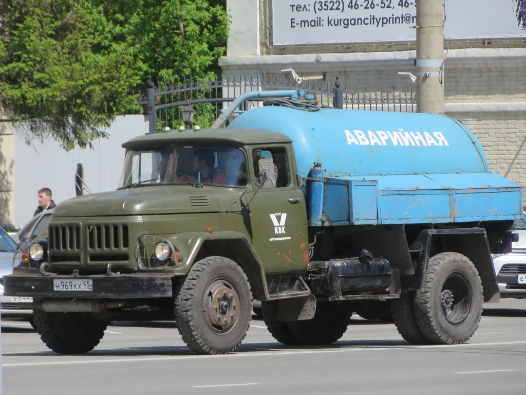 Вакуумная машина АВ-5,2-431412А на шасси ЗиЛ-431412 #Н 969 КХ 45. Курган, улица Куйбышева
