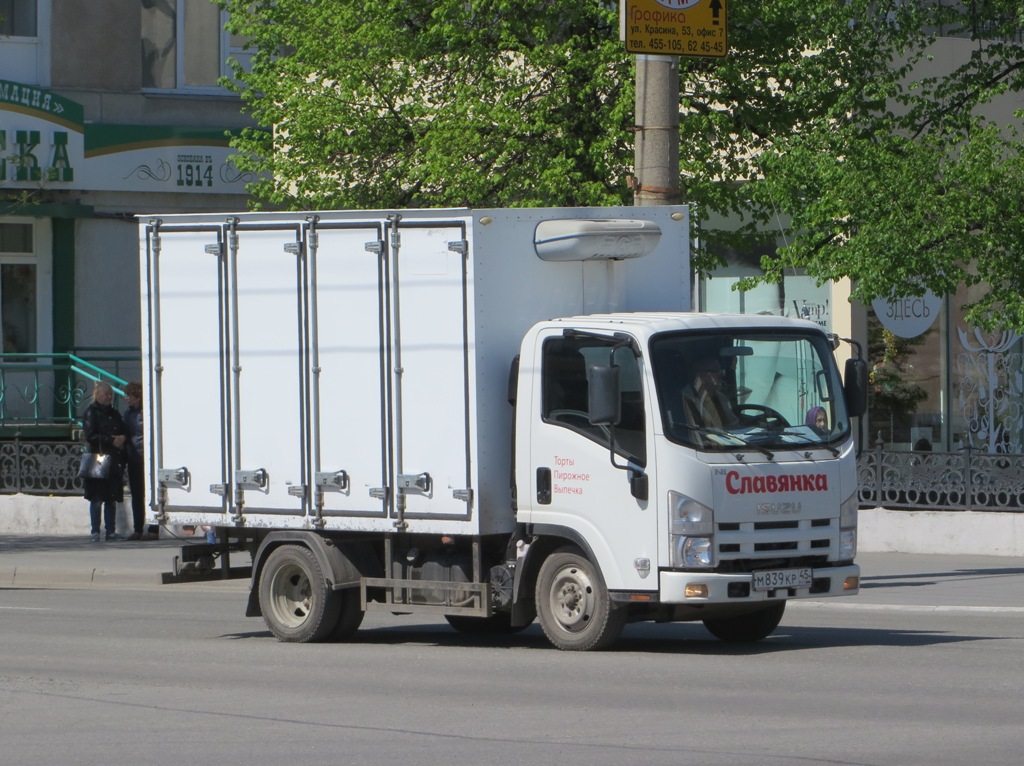 Фургон 373202 на шасси  Isuzu NL #М 839 КР 45. Курган, улица Куйбышева