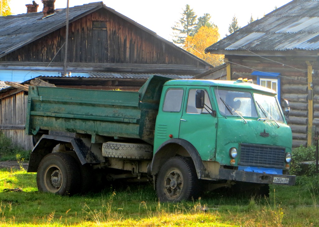 Самосвал МАЗ-5549  #О 283 КХ 66. Свердловская область, Серовский район, с.Андриановичи