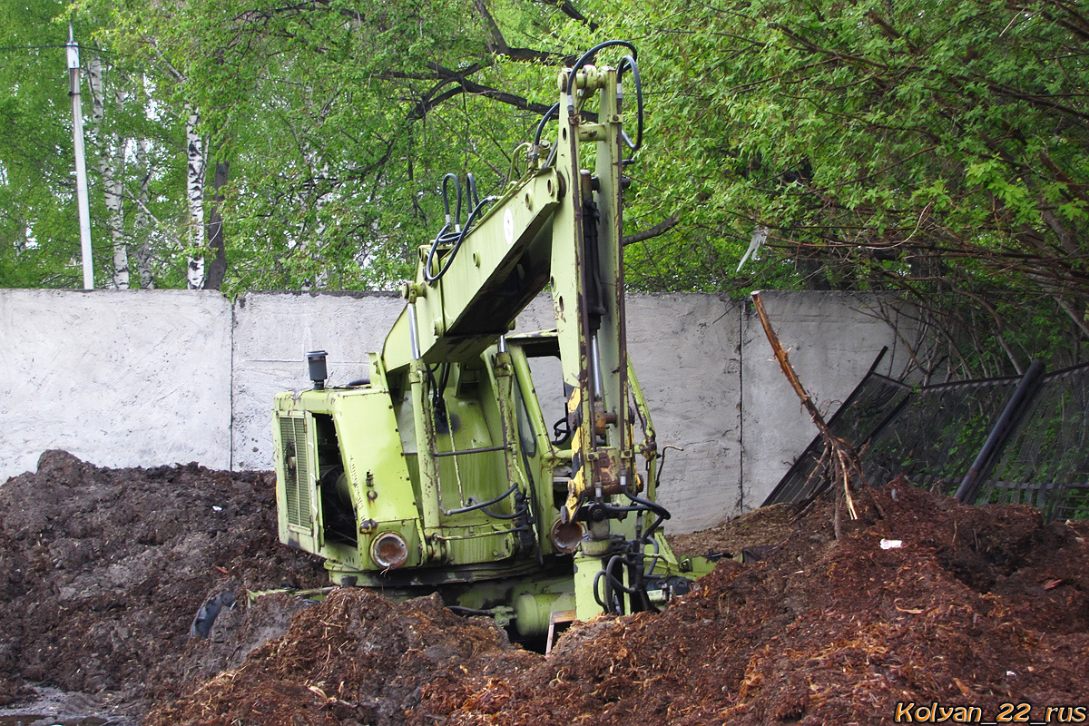 Экскаватор Fortschritt T-174. Алтайский край, Барнаул, Ипподром