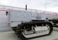Гусеничный трактор С-65 "Сталинец". Свердловская область, Верхняя Пышма, музей "Боевая Слава Урала"