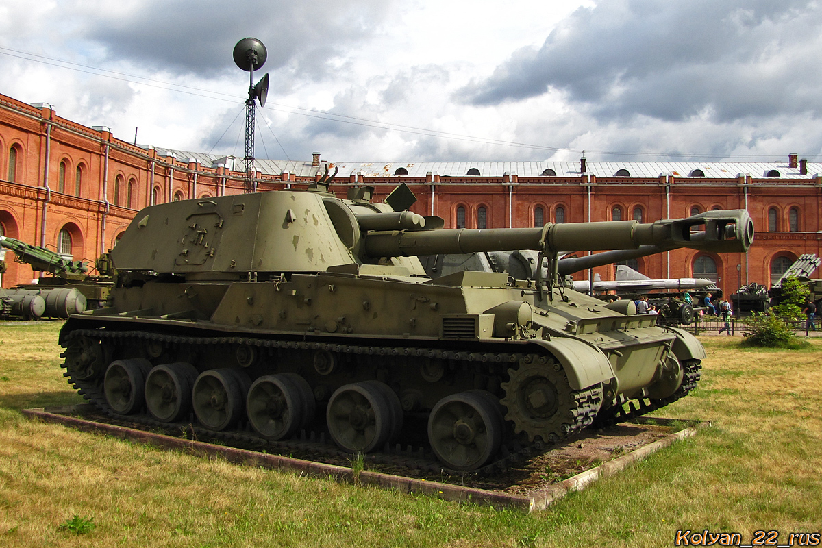 152-мм самоходная гаубица 2С3 "Акация". Санкт-Петербург, Музей артиллерии, инженерных войск и войск связи