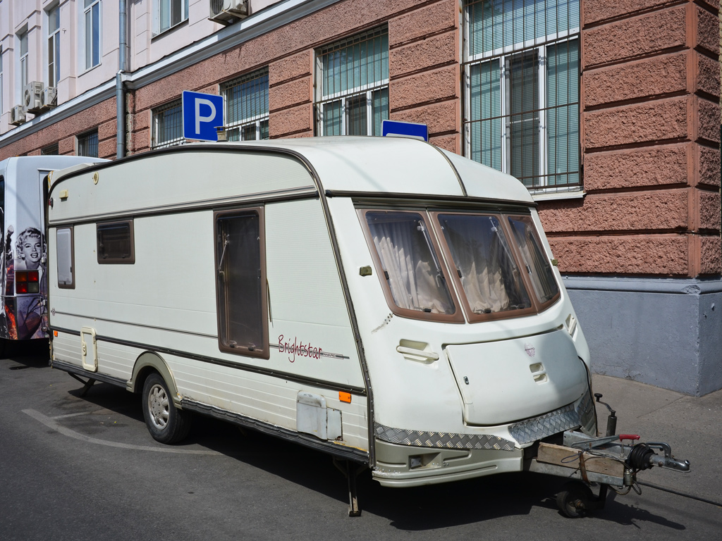 Прицеп-дача Lunar LX 2000-524. Москва, улица 10-летия Октября 