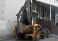 Экскаватор-погрузчик Volvo BL61B #7542 ТА 72. Тюмень, Киевская улица