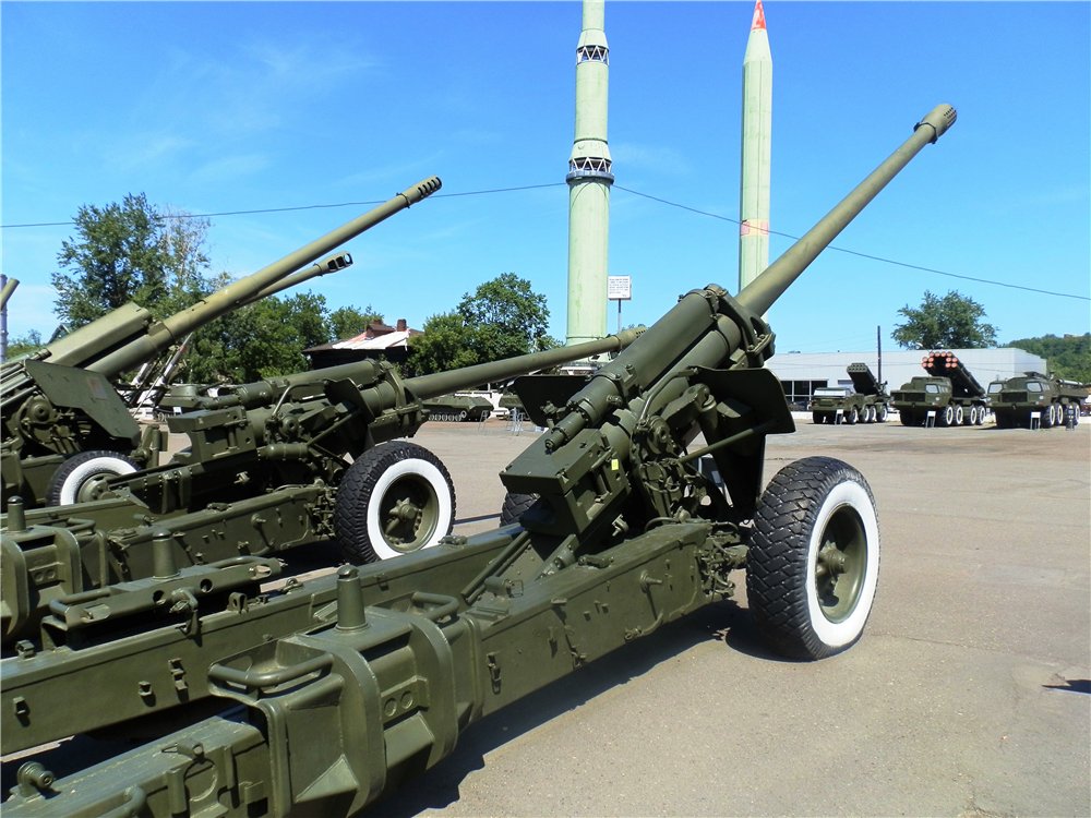 130-мм гаубица-пушка М-46. Пермь, музей Мотовилихинского завода