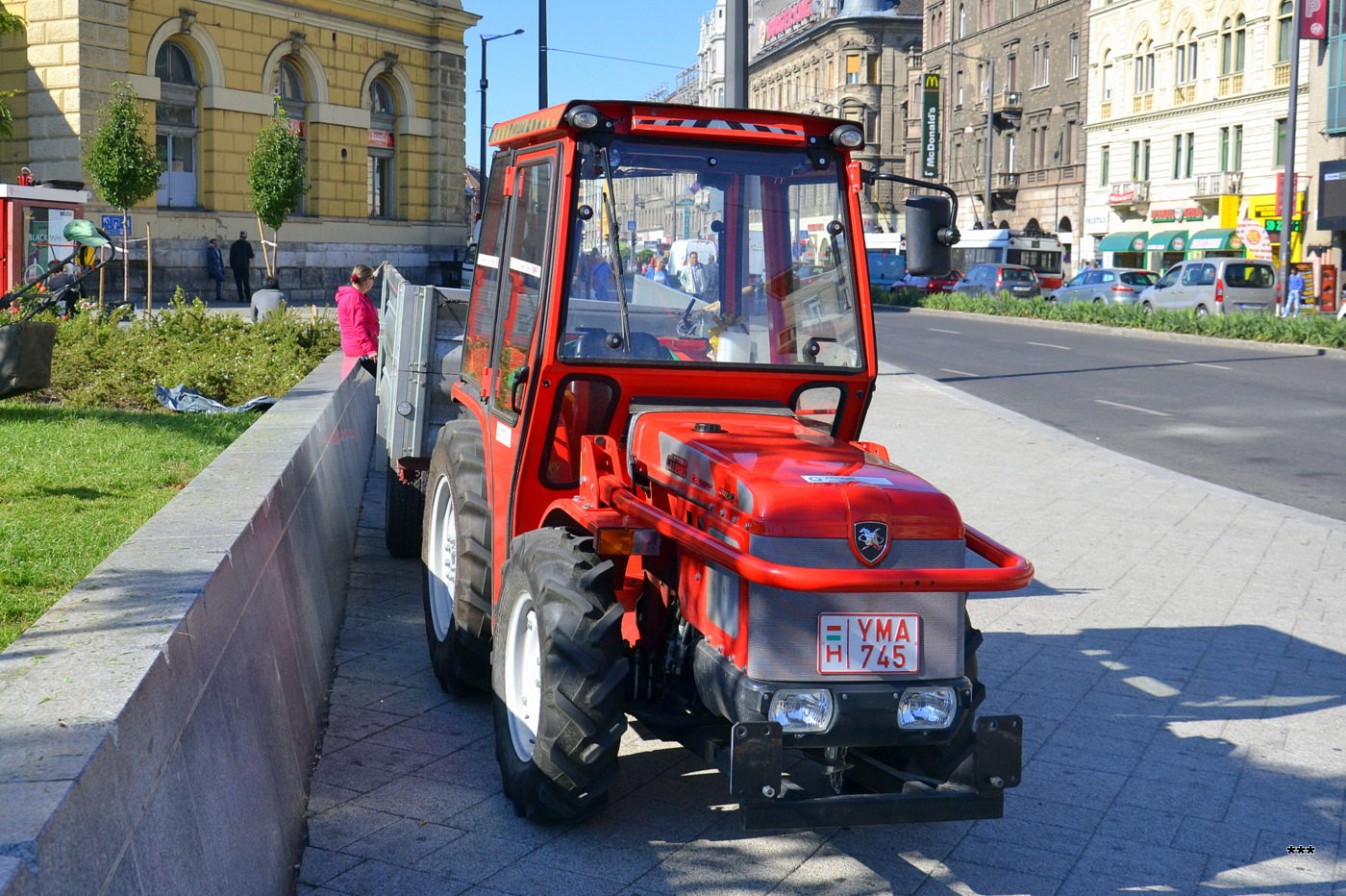 Трактор Antonio Carraro Country 4400, #YMA-745. Венгрия, Будапешт 