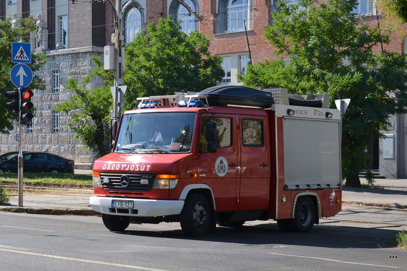 Пожарный автомобиль на шасси Mercedes-Benz Vario 816D #LIB-121. Венгрия, Будапешт 